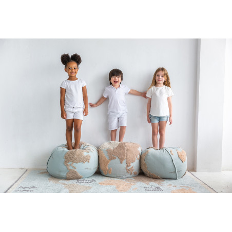 Baby-Weltkartenpouf von Lorena Canals