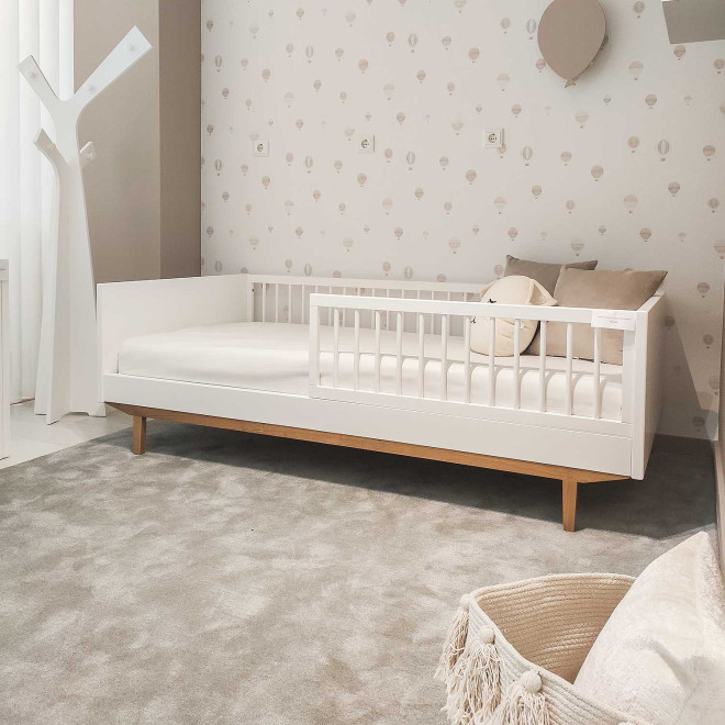 Evolutive bed for children in white and wood