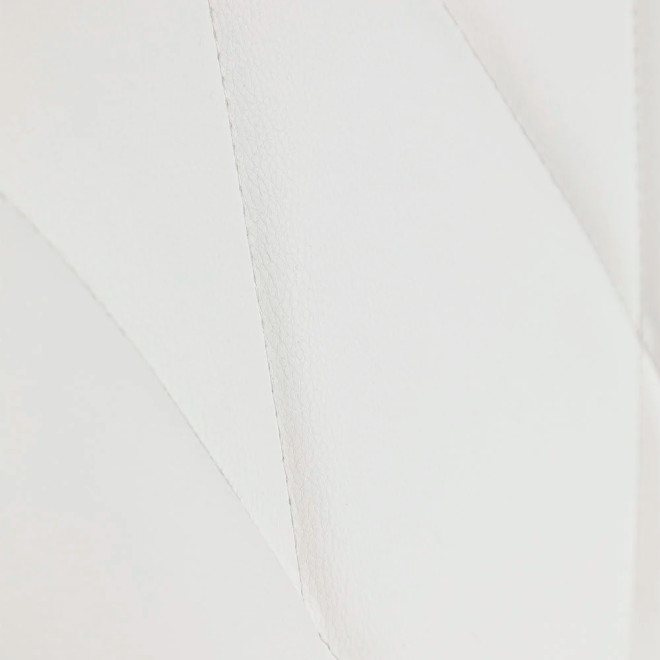 weißer Kunstlederstuhl