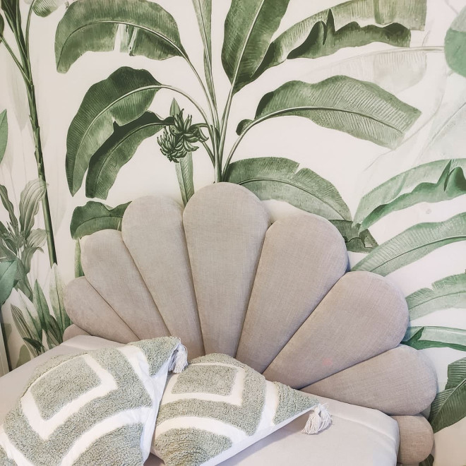 Green palm tree wallpaper