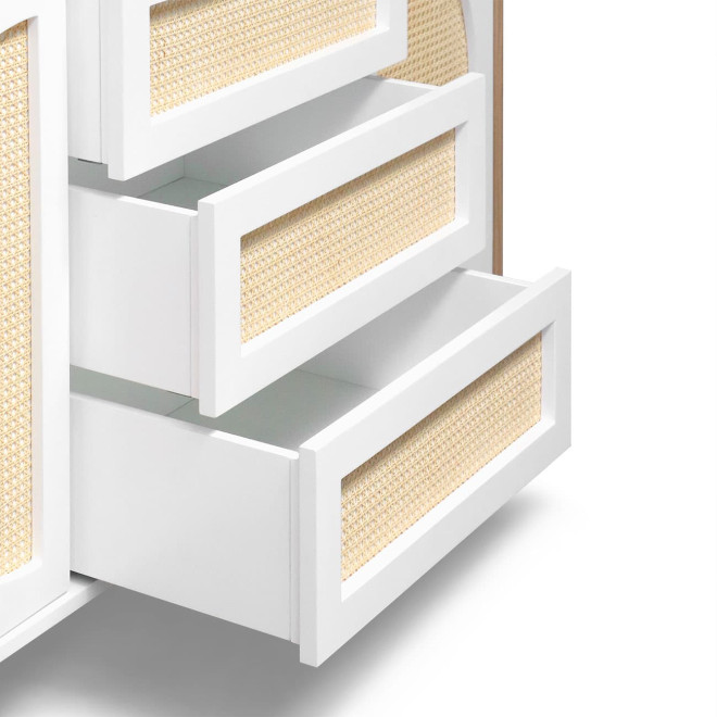 Détail des tiroirs de la commode NATURE avec façades en rotin et cannage naturel